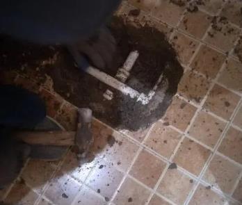 丽江市卫生间漏水维修公司为您分享下卫生间渗水如何处理及注意事项